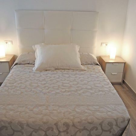 Recently Refurbished Apartment With Sea Views. 丰希罗拉 外观 照片