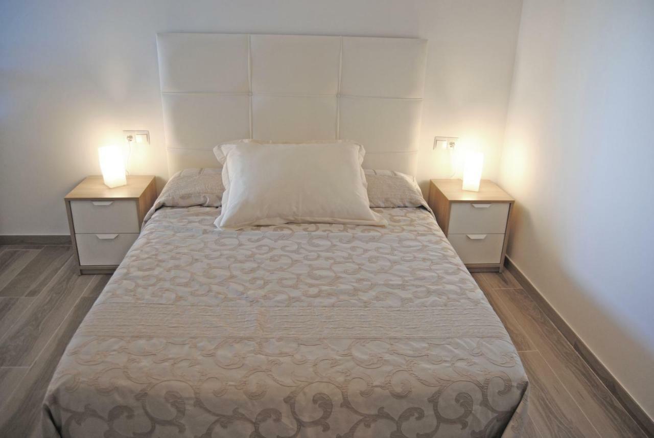 Recently Refurbished Apartment With Sea Views. 丰希罗拉 外观 照片