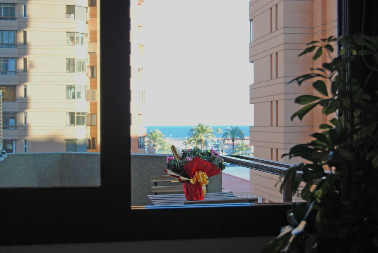 Recently Refurbished Apartment With Sea Views. 丰希罗拉 外观 照片