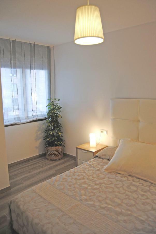 Recently Refurbished Apartment With Sea Views. 丰希罗拉 外观 照片