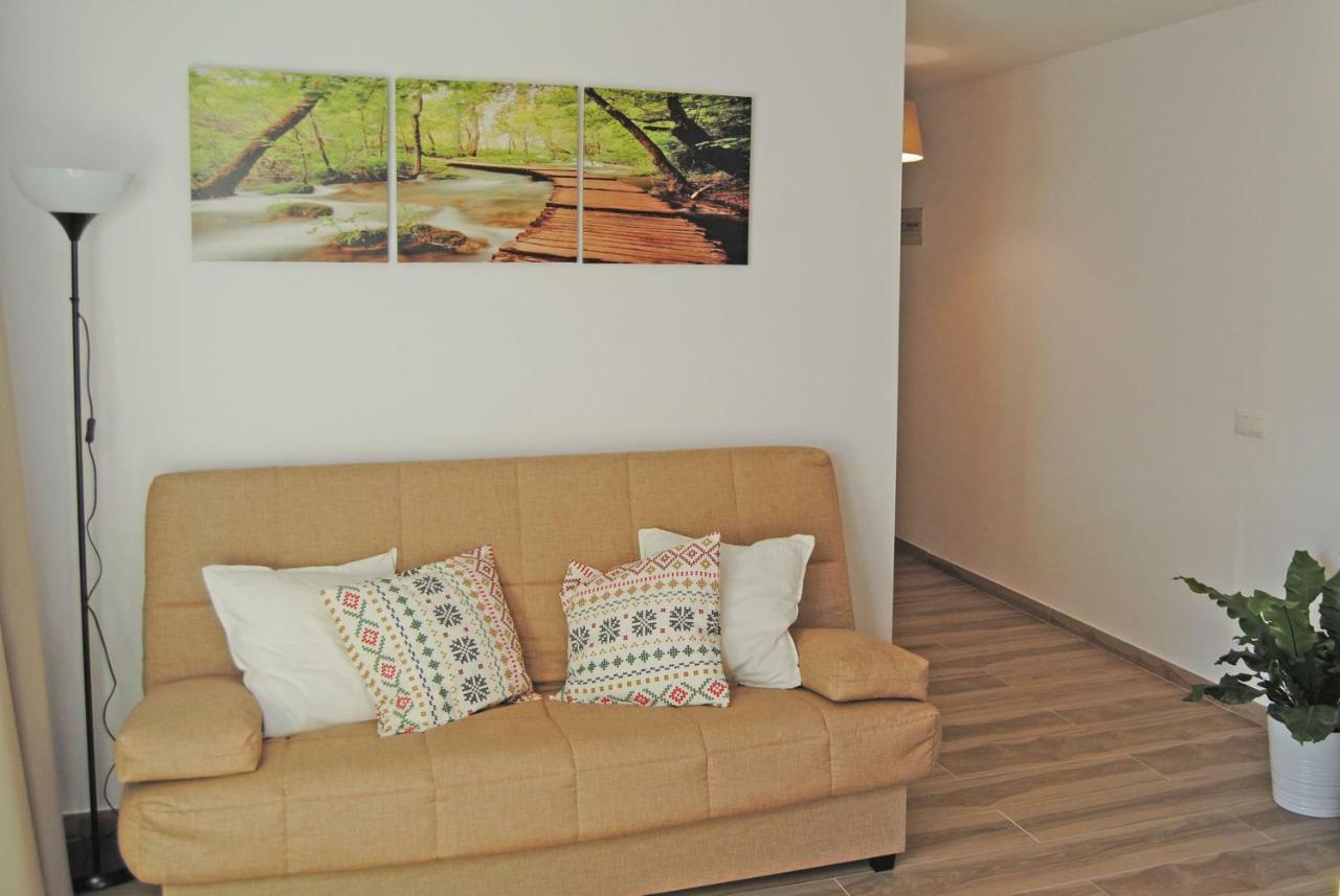 Recently Refurbished Apartment With Sea Views. 丰希罗拉 外观 照片